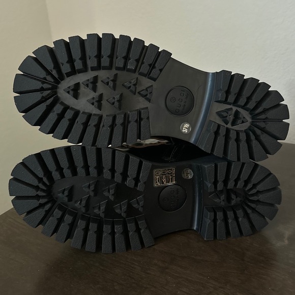 NIB Gucci Cordovan Lux Black Leather Horsebit Bee Embroidered Combat Boots 37.5 - Picture 10 of 15